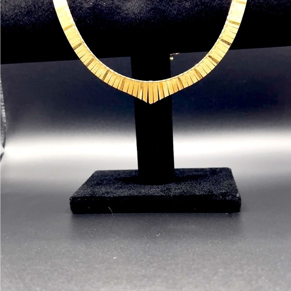 ✨SOLD✨ 14K Gold Vintage Etched Collar Necklace 28.6g - Picture 4 of 11